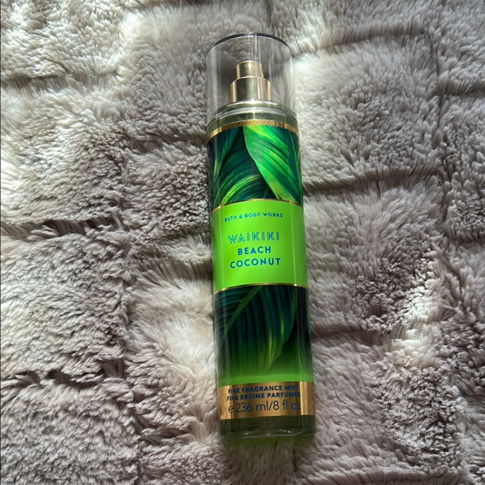 Bath & Body Works Waikiki Beach Coconut Fragrance Mist - Green